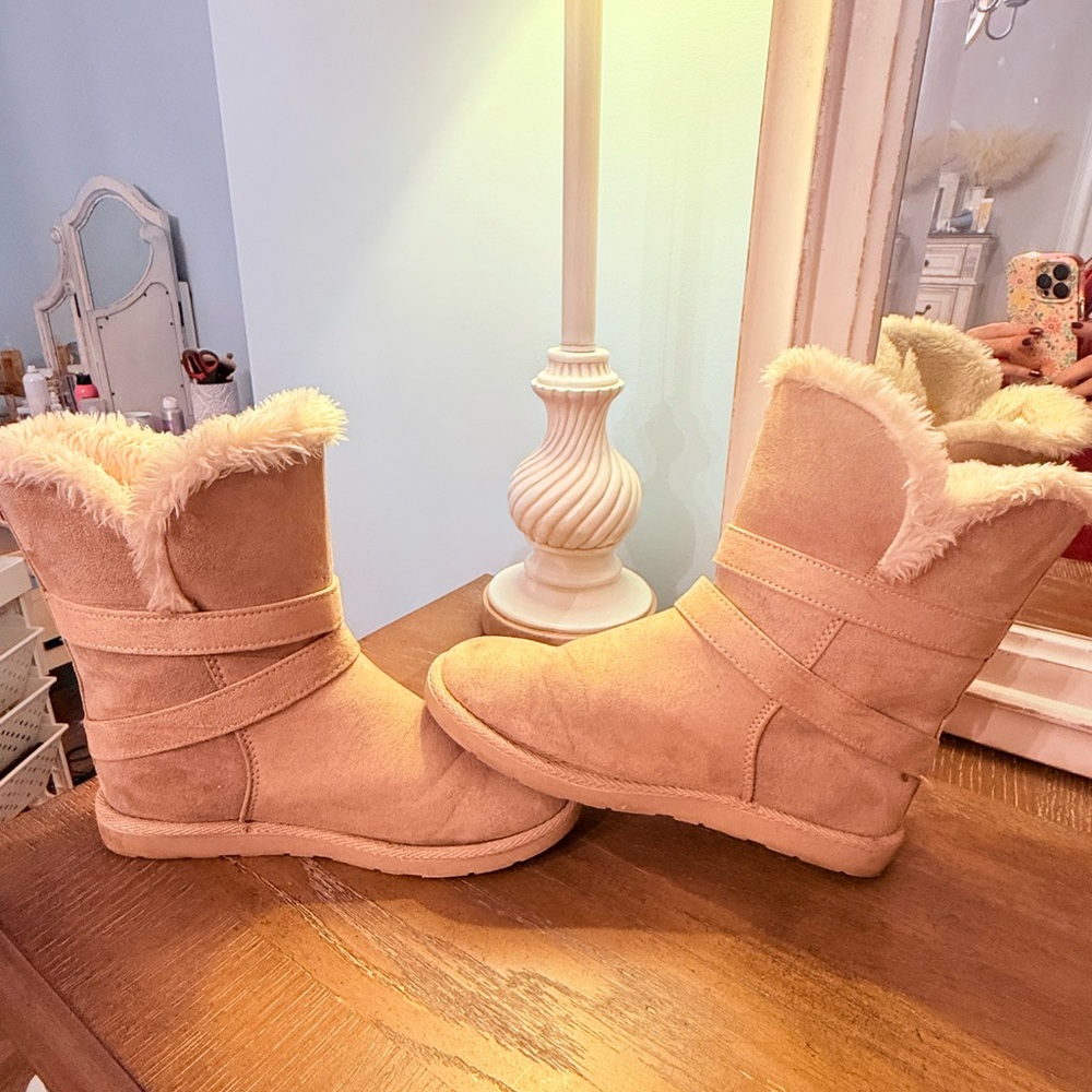 Airwalk Cozy Tan Faux Fur Lined Women's Boots - Picture 9 of 10